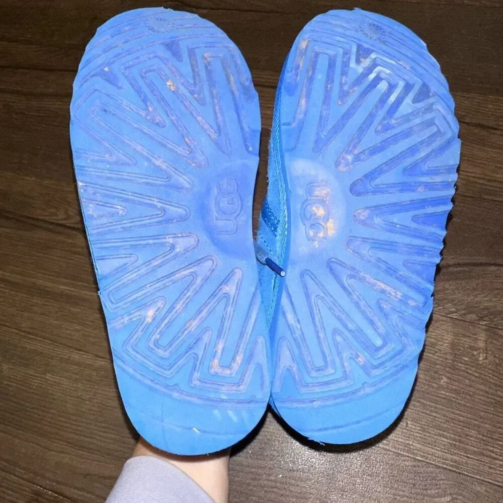Uggs Neumell II blue lace up shearling lined kids 2 boots